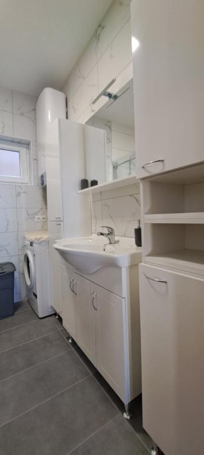 Apartman Helena Zengg Kültér fotó